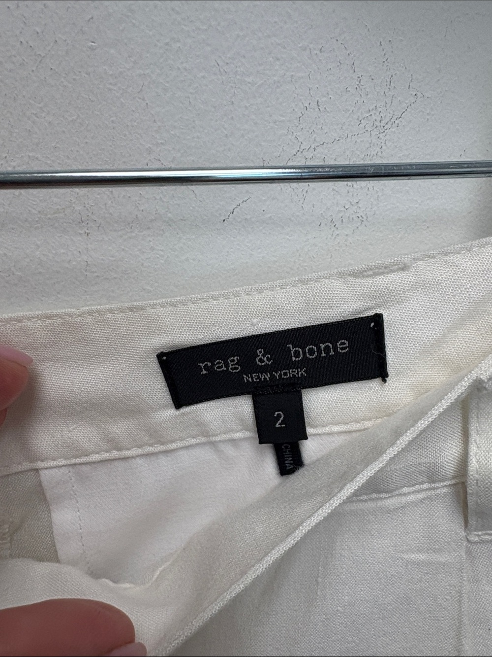 rag & bone White Linen-Blend Pleated Shorts - Picture 3 of 6